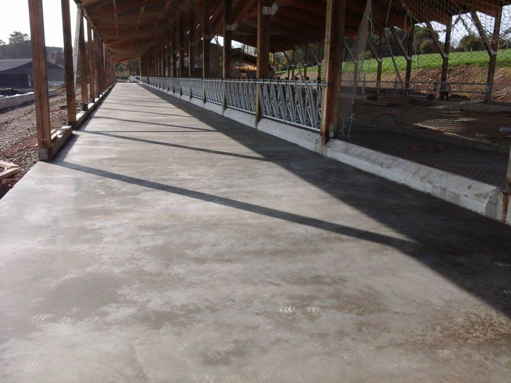 Terrasse béton à Ceaucé